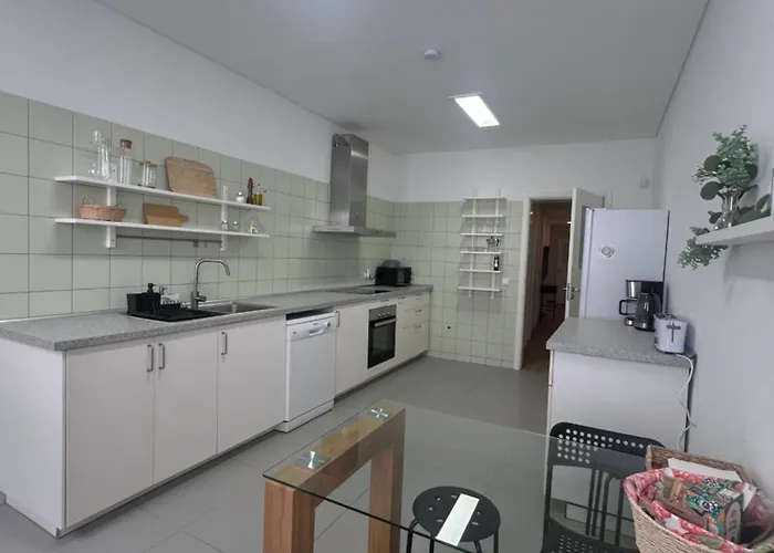 Апартаменты Casa Da Joana T2 No Centro Historico De Angra Ангра-ду-Эроижму